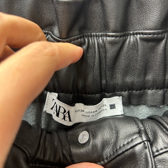 Zara Black Faux Leather Paperbag Waist Tapered Pants - Picture 3 of 4